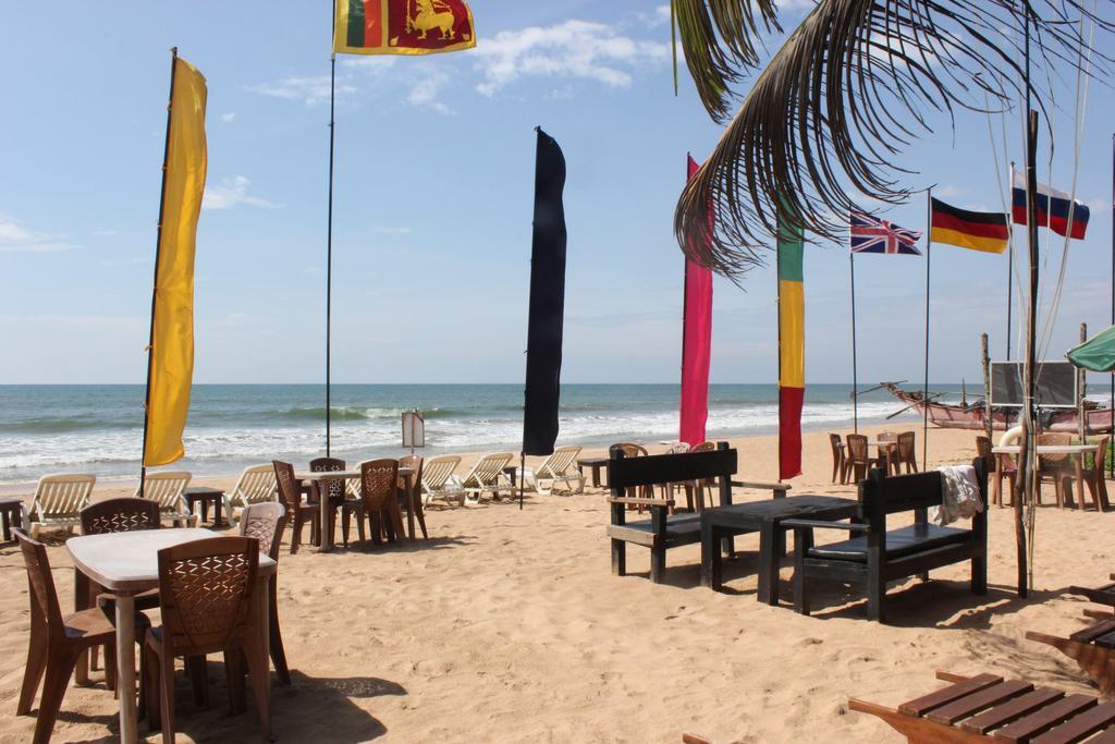 Warahena Beach Hotel Bentota Exterior foto